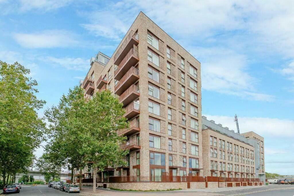 City Escape - Royal Wharf London Bagian luar foto