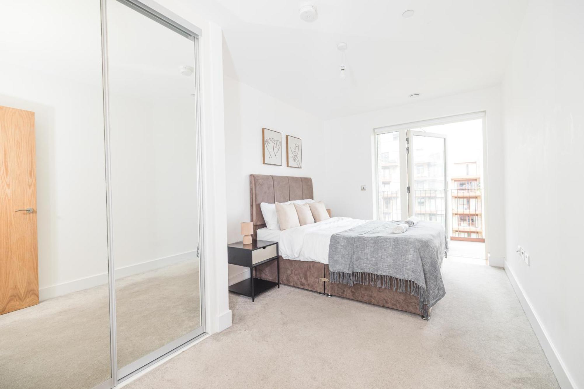 City Escape - Royal Wharf London Bagian luar foto