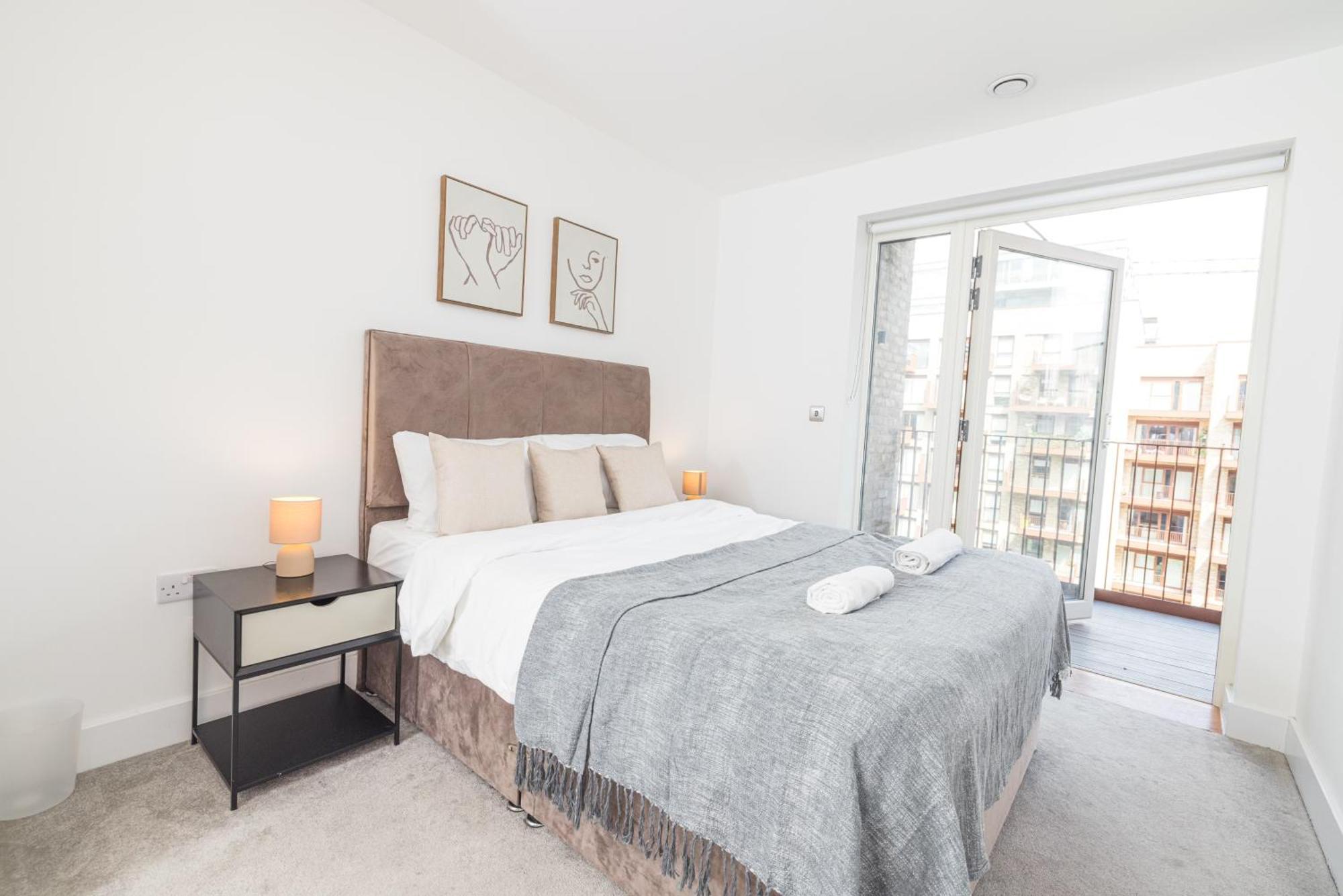 City Escape - Royal Wharf London Bagian luar foto